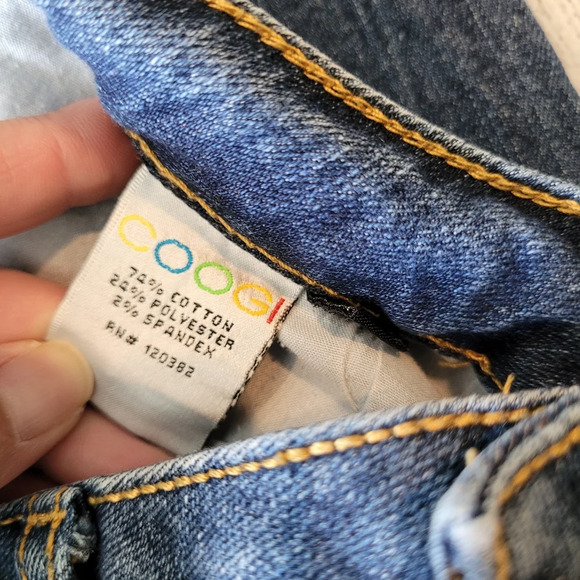 Coogi Women's Distressed Skinny Jeans •Size 7/8• - Picture 8 of 11